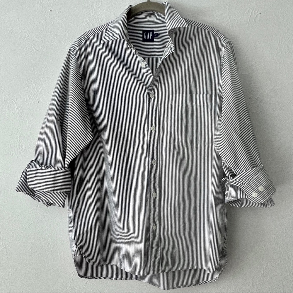 The perfect striped button down shirt // GAP 100% Cotton